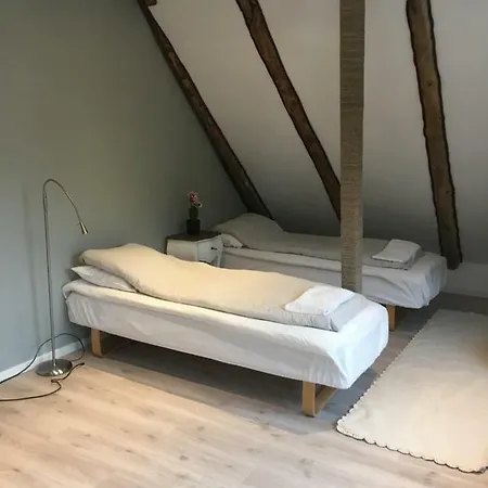Daire Bakkevik Brygge Kalvåg