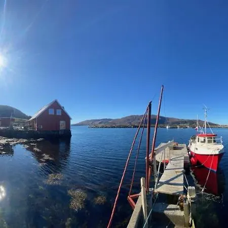 Bakkevik Brygge * Kalvåg