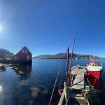 Bakkevik Brygge * Kalvåg